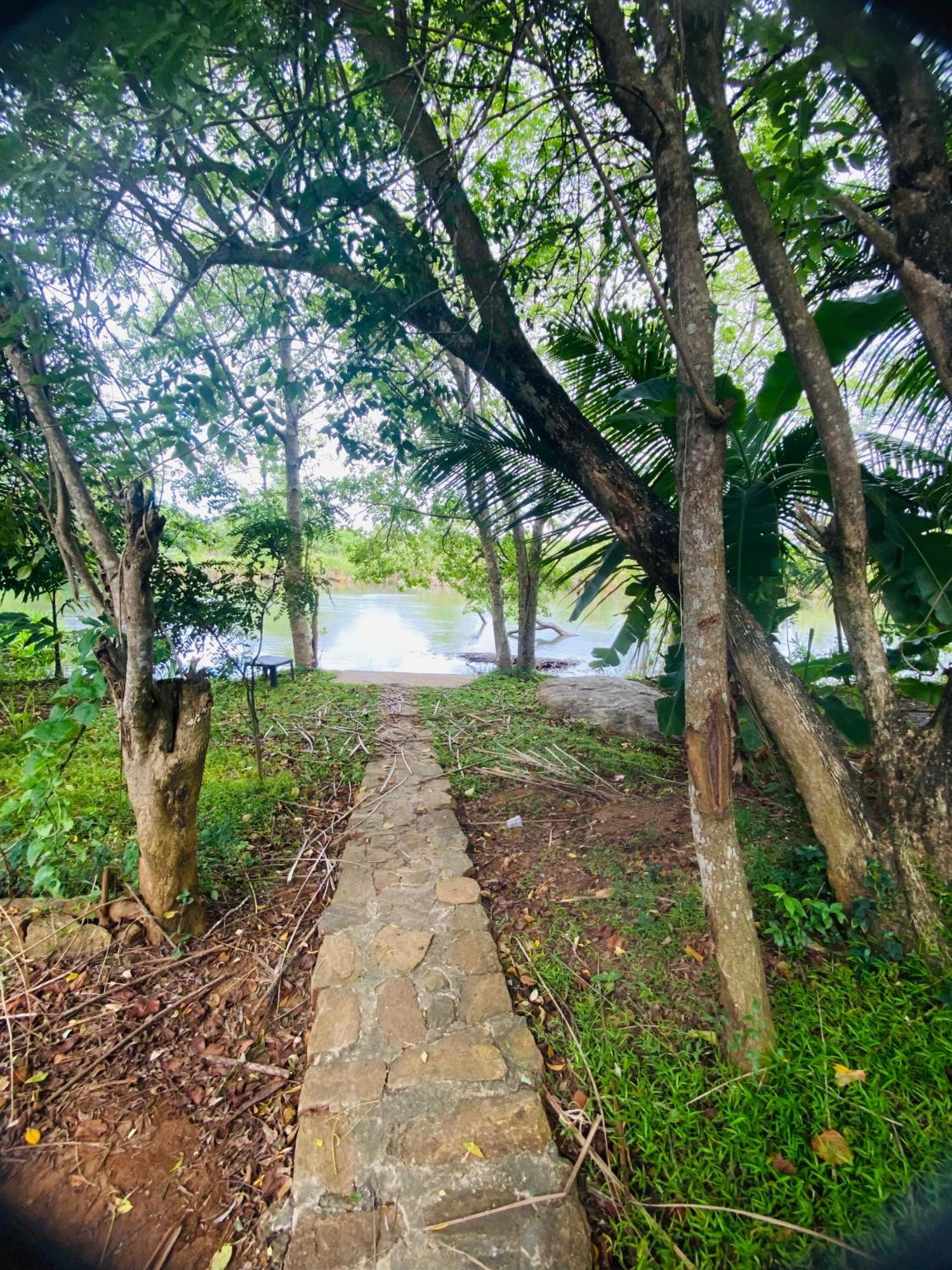 River Paradise Safari House With Cooking Class Country house Udawalawe